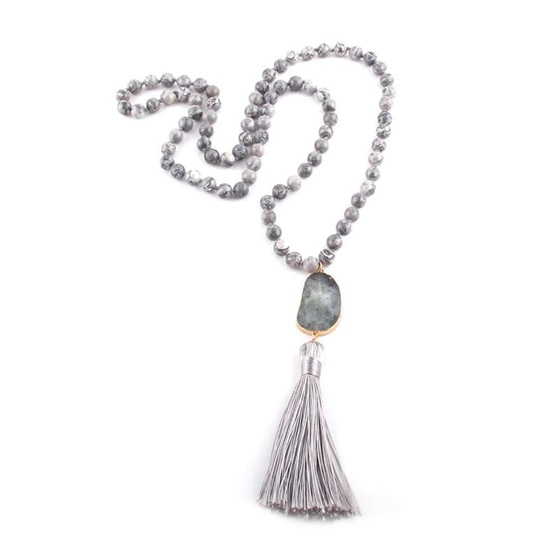 collier de perle grise