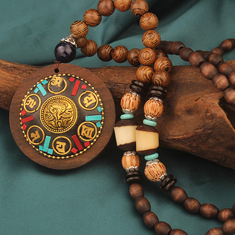 collier tibetain en bois