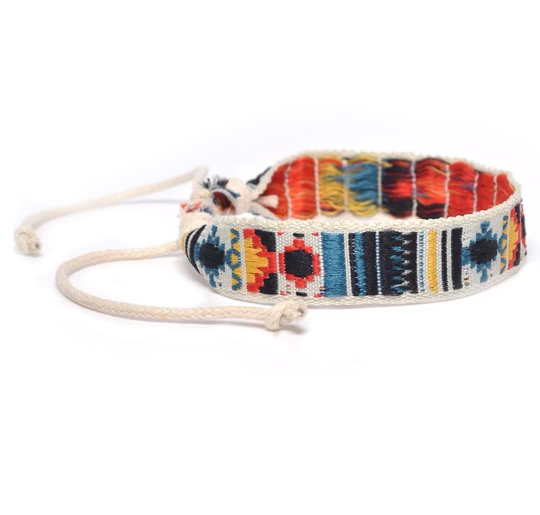 bracelet tibetain tissé